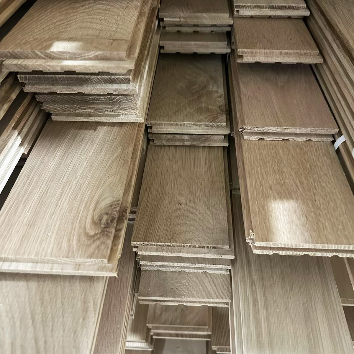 Traditional Plank White Oak 4" Specified Width - Unfinished